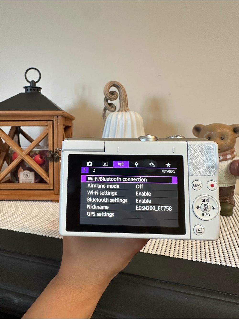 Canon M200 mirrorless camera 15-45mm 24.1MP - Picture 9 of 11